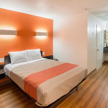 Motel 6-Grand Prairie, Tx - Near Six Flags Drive Exteriör bild